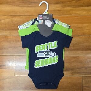 Seattle Seahawks Size 0-3m NFL Football Baby 3 Pack Short Sleeve Bodysuits NEW